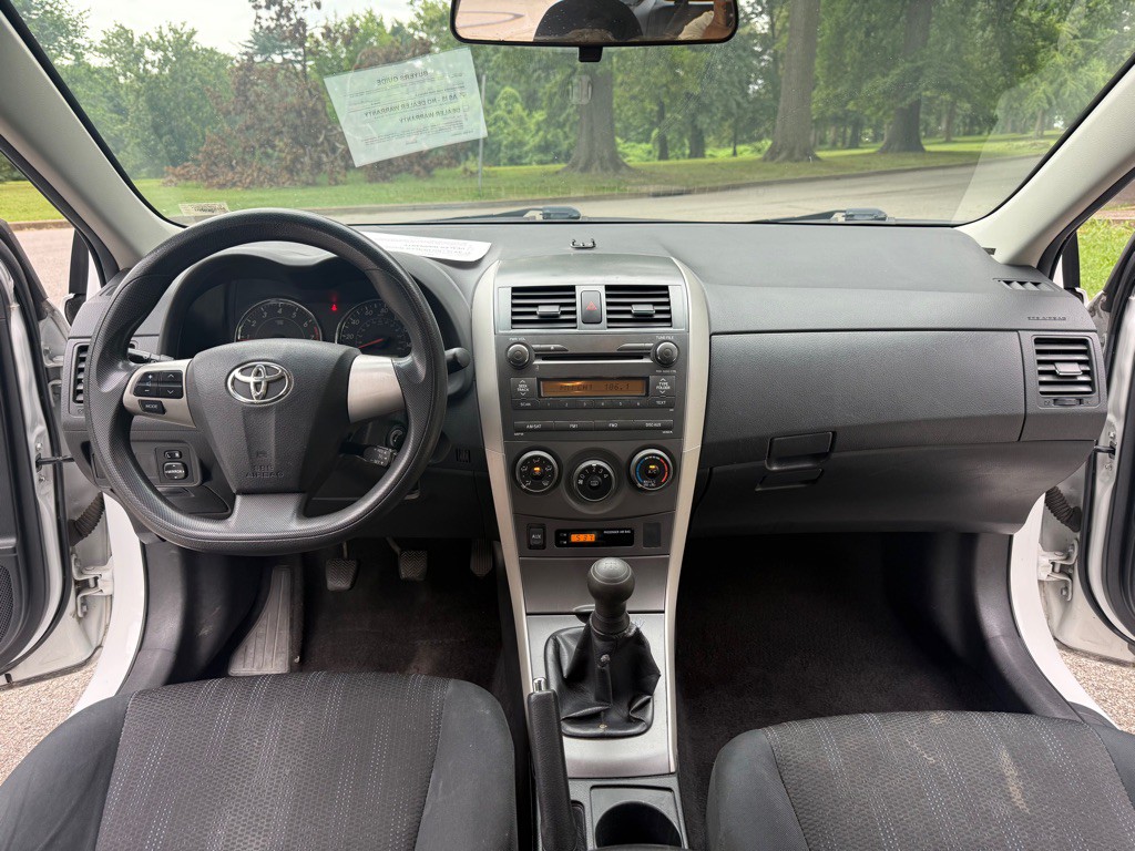 2011 Toyota Corolla Image 13