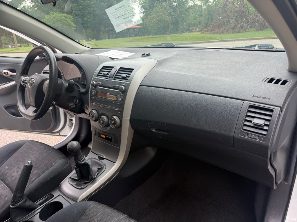 2011 Toyota Corolla Image 15