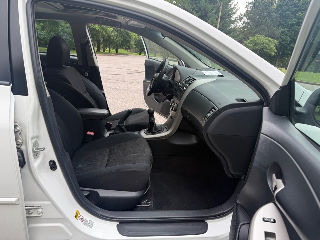 2011 Toyota Corolla Image 16