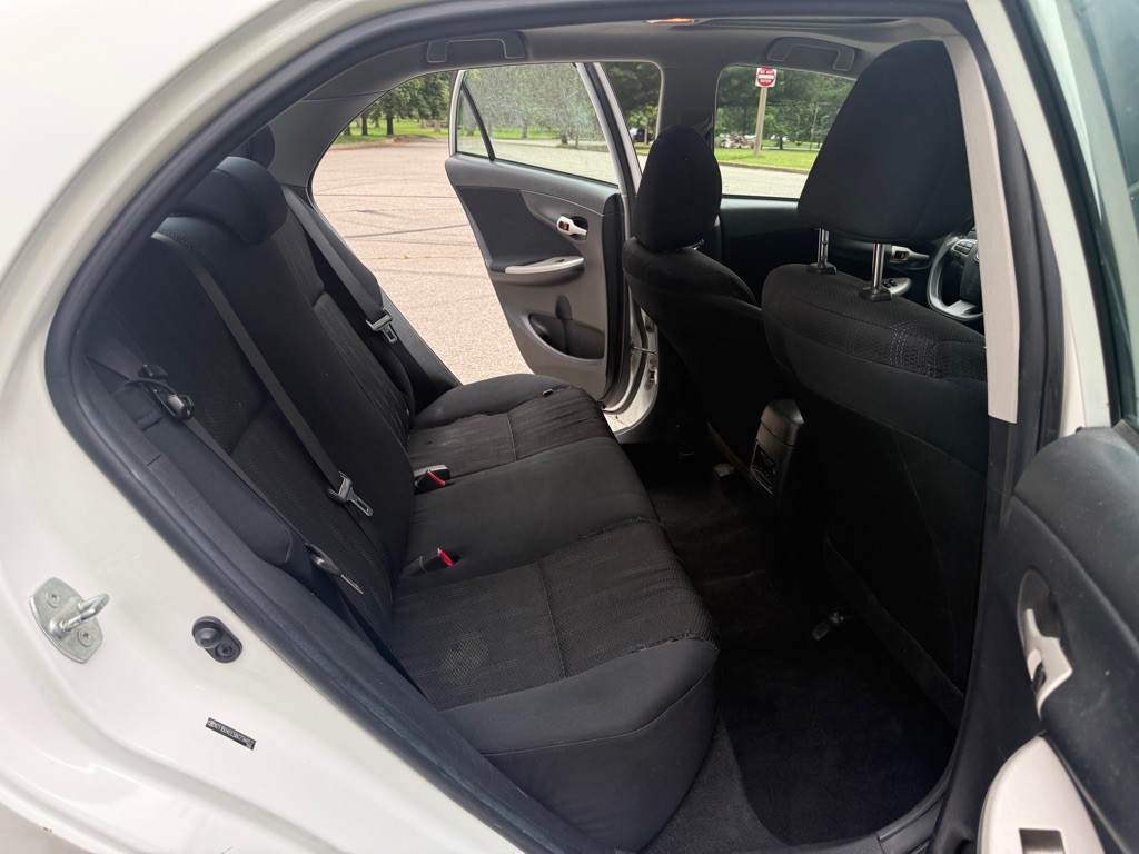 2011 Toyota Corolla Image 17