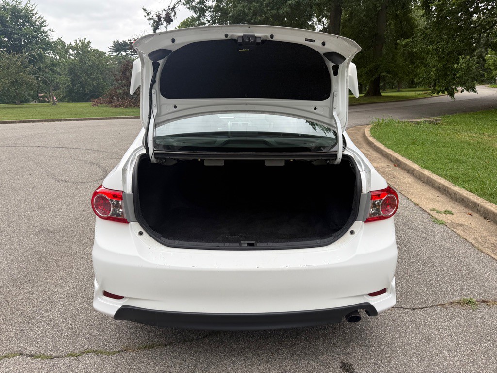 2011 Toyota Corolla Image 22