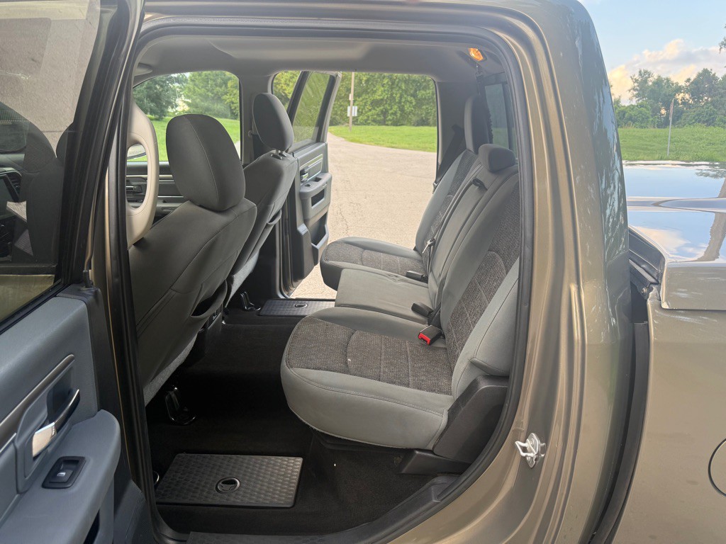 2015 RAM 1500 Image 16