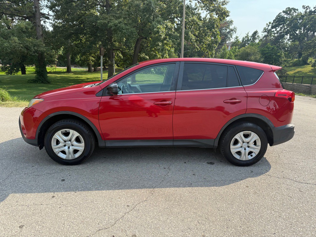 2015 Toyota Rav4 Image 2