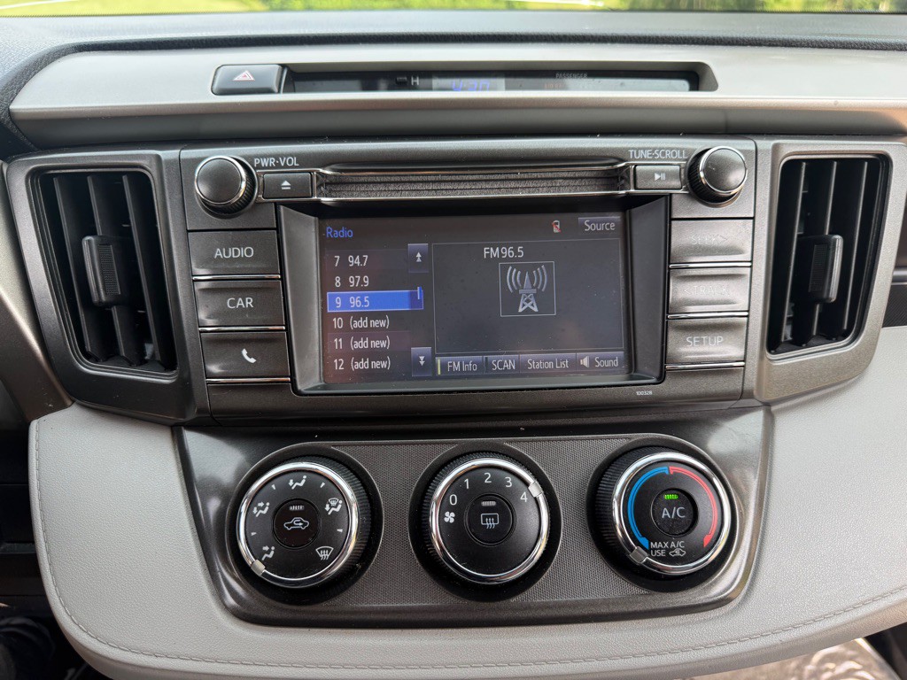 2015 Toyota Rav4 Image 12