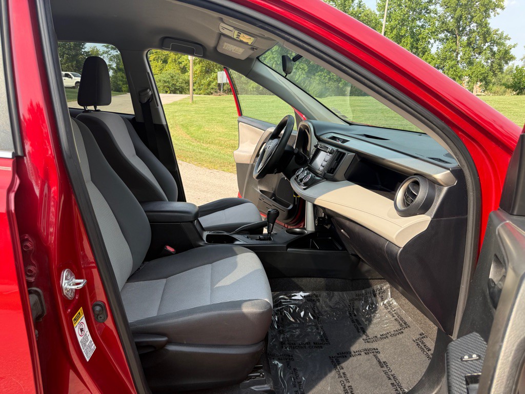 2015 Toyota Rav4 Image 16