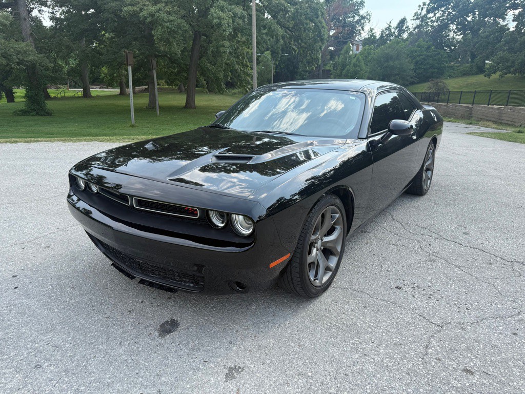 2015 Dodge Challenger Image 1