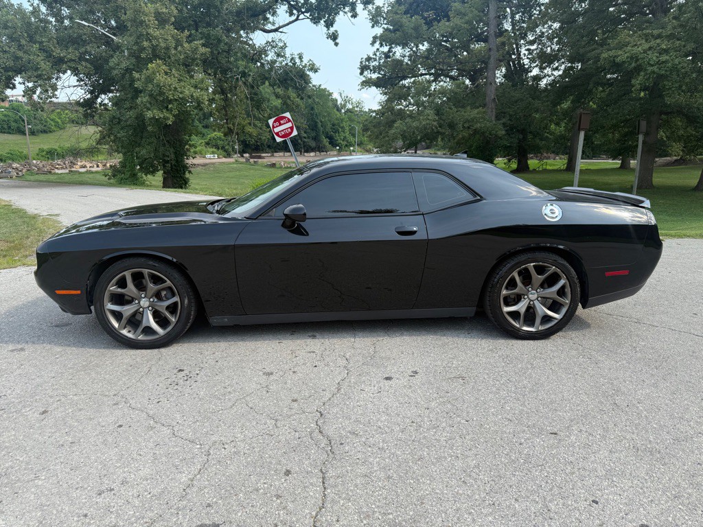 2015 Dodge Challenger Image 2