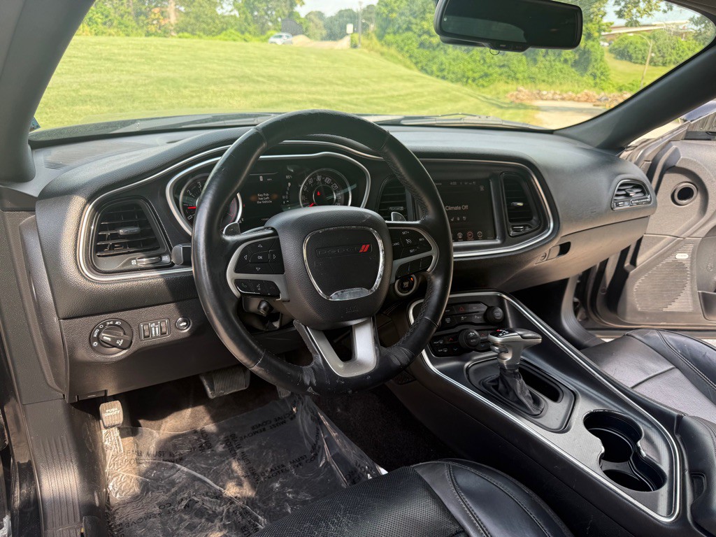 2015 Dodge Challenger Image 8
