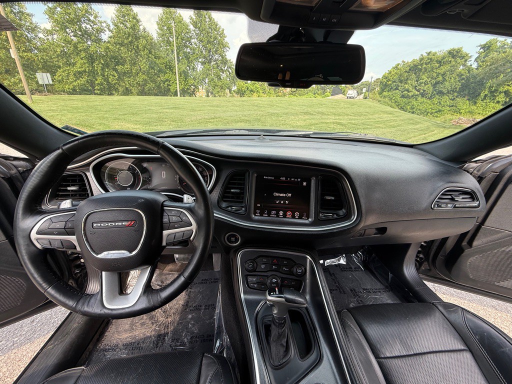 2015 Dodge Challenger Image 12