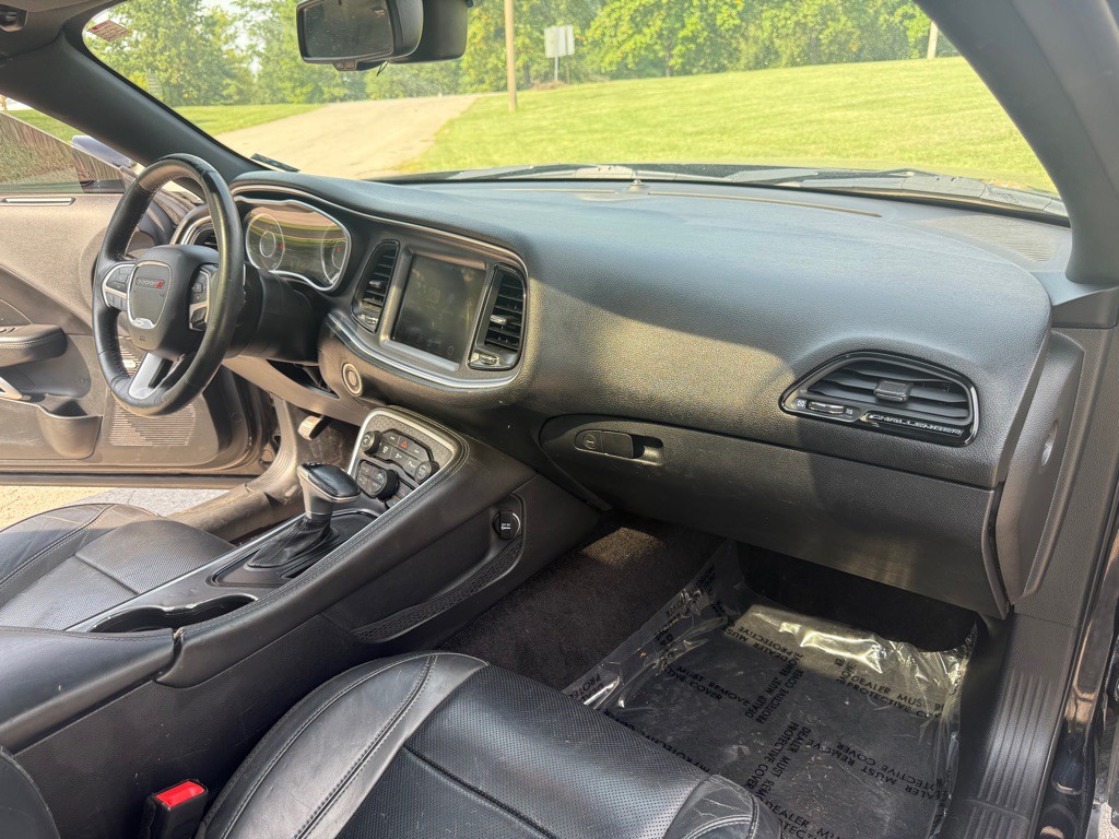 2015 Dodge Challenger Image 16