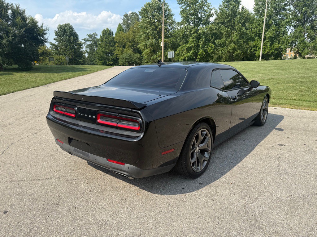 2015 Dodge Challenger Image 19