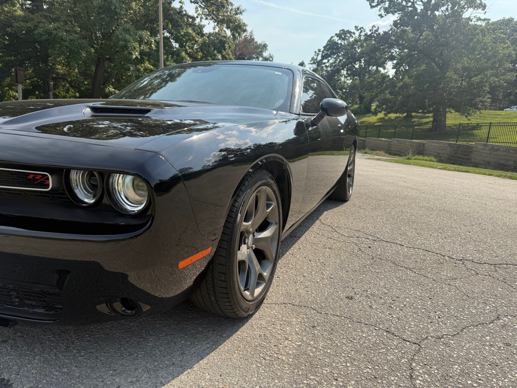 2015 Dodge Challenger Image 25