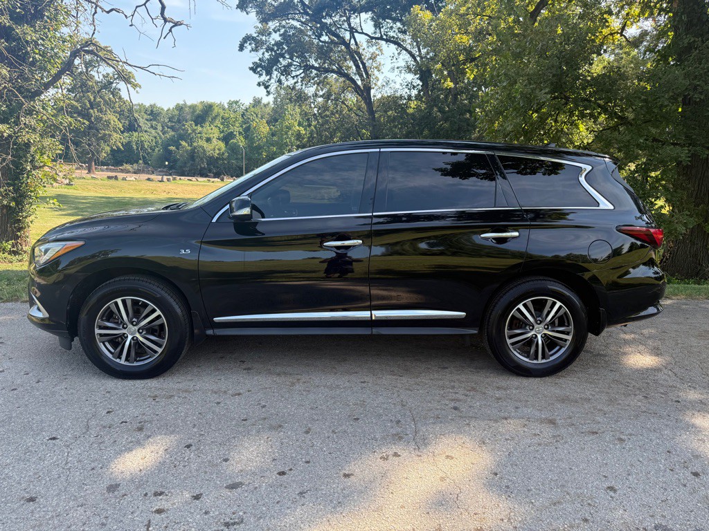 2016 INFINITI QX60 Image 2