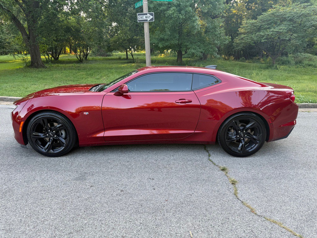 2022 Chevrolet Camaro Image 2