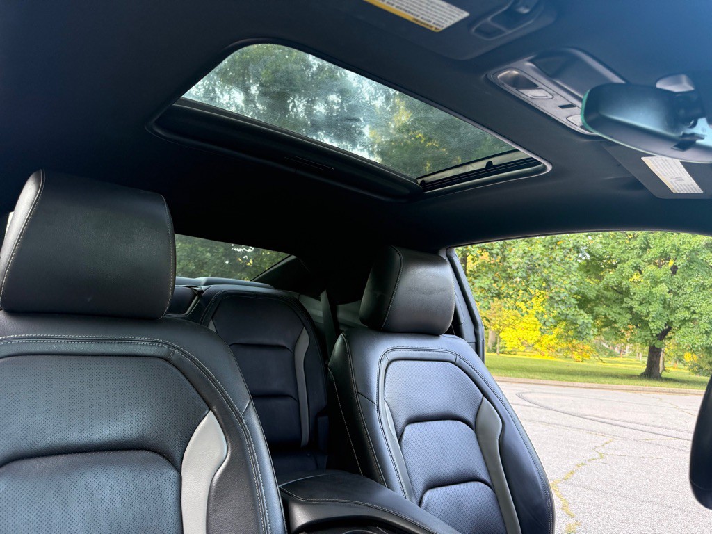 2022 Chevrolet Camaro Image 17