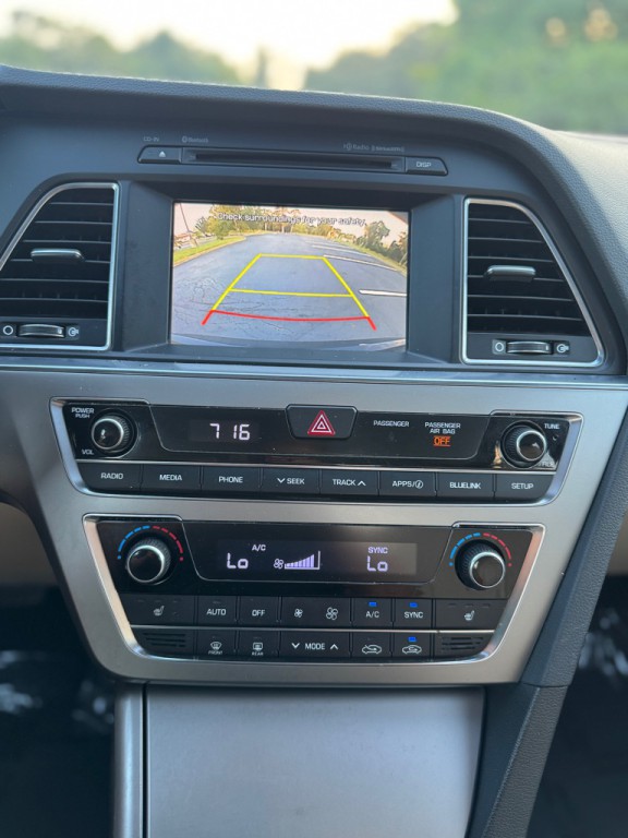 2017 Hyundai Sonata Image 21