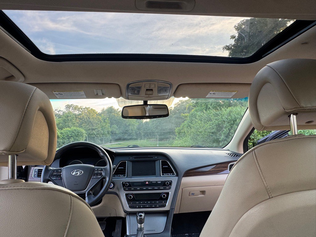2017 Hyundai Sonata Image 22