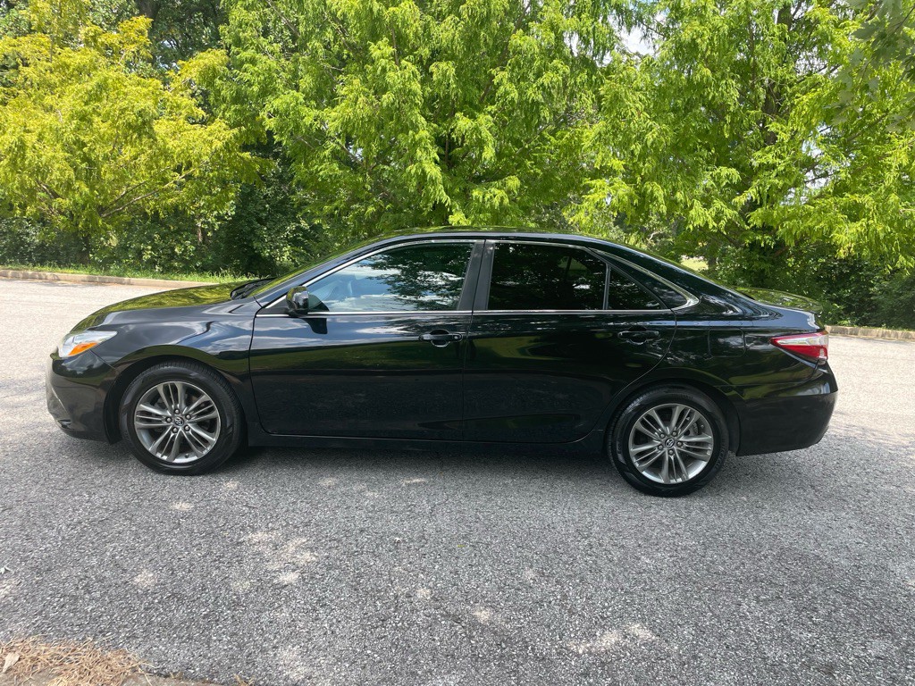 2016 Toyota Camry Image 3