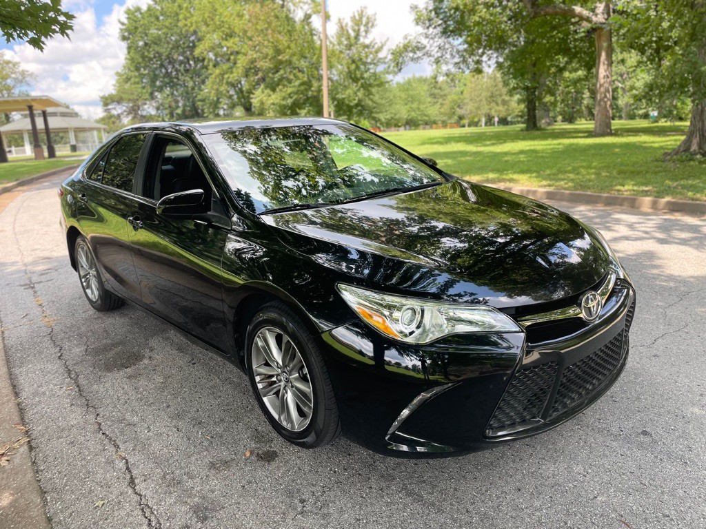 2016 Toyota Camry Image 4