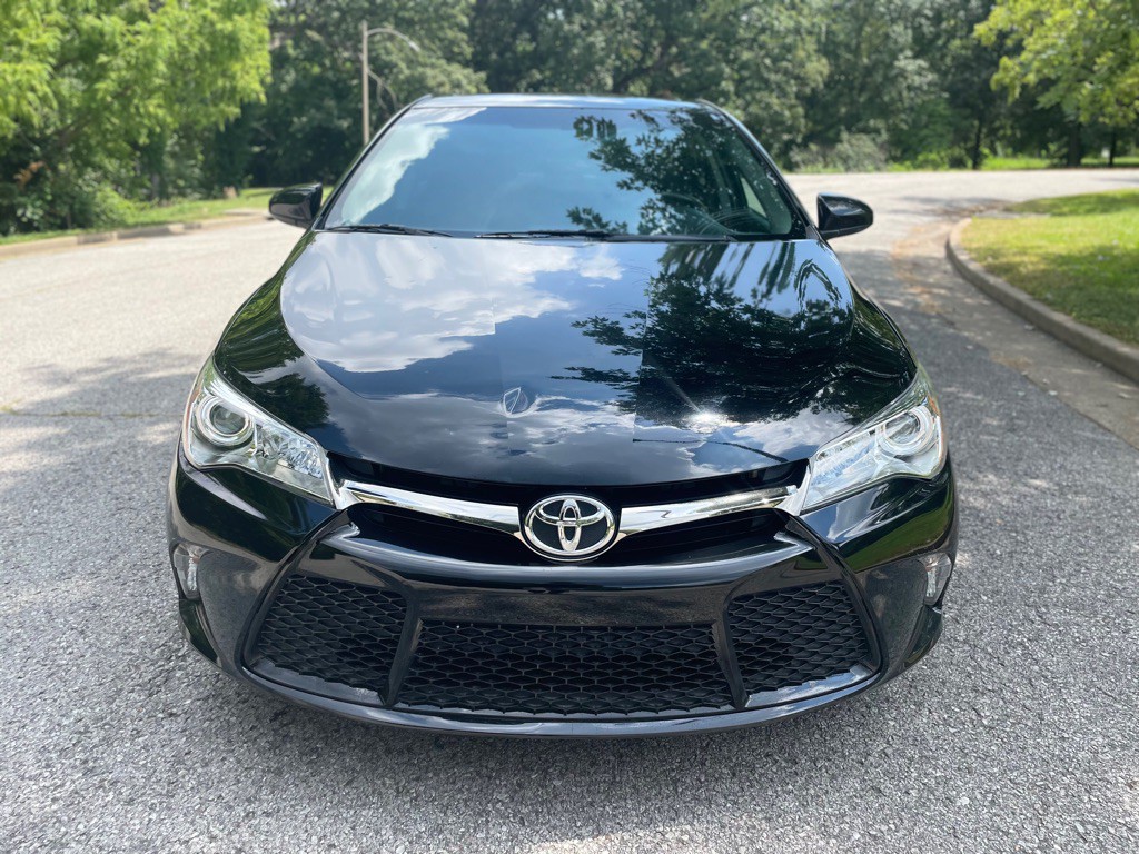 2016 Toyota Camry Image 5