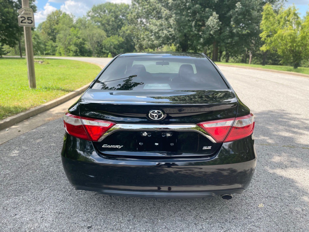 2016 Toyota Camry Image 8