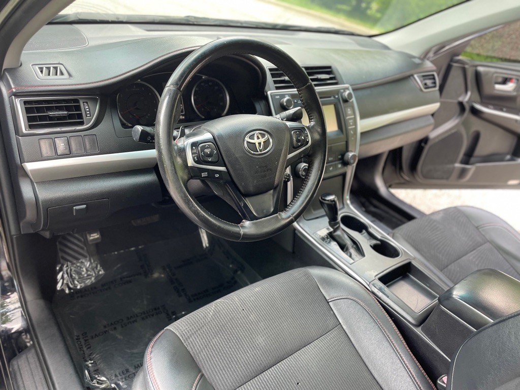 2016 Toyota Camry Image 15