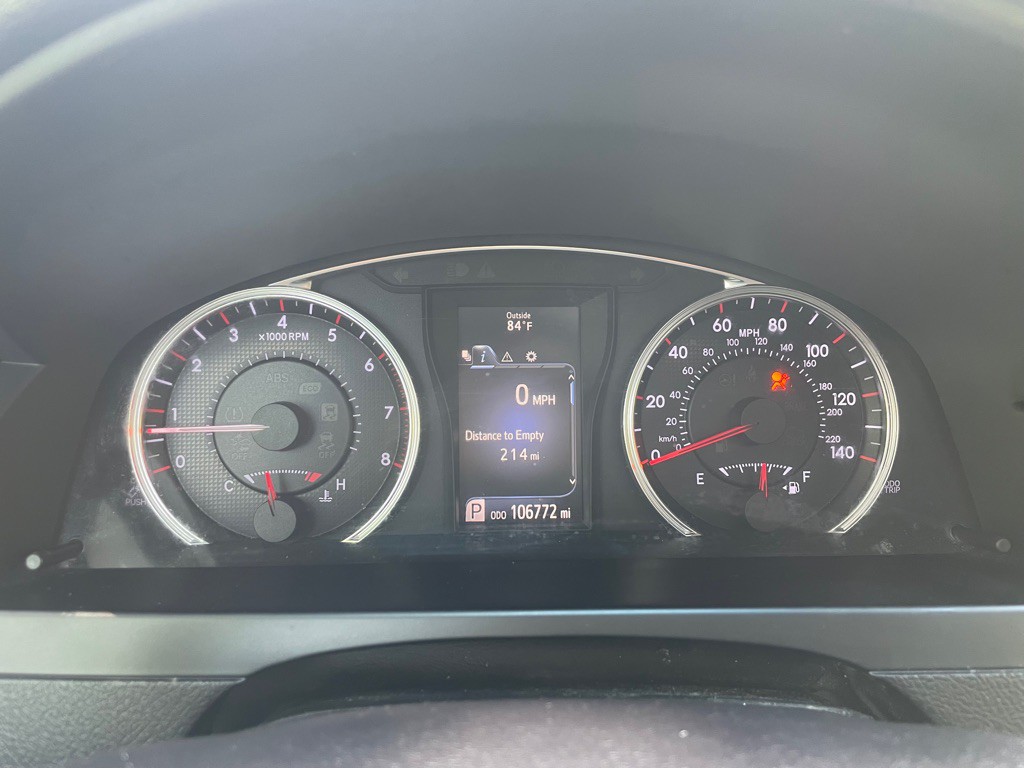 2016 Toyota Camry Image 19