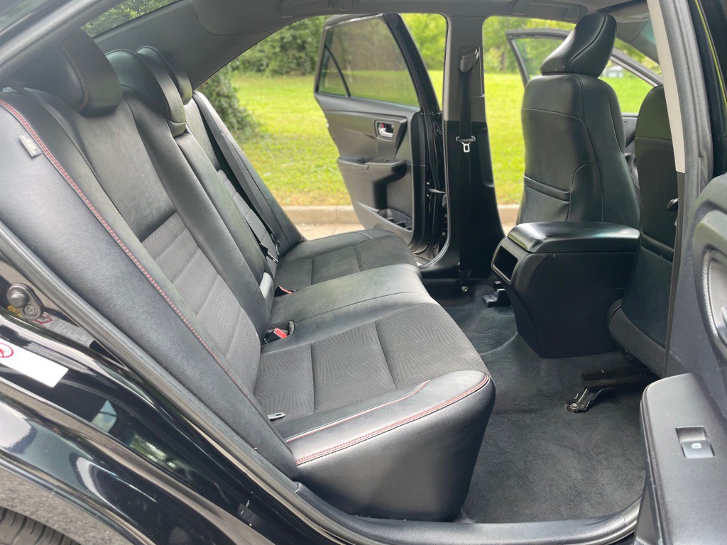 2016 Toyota Camry Image 23