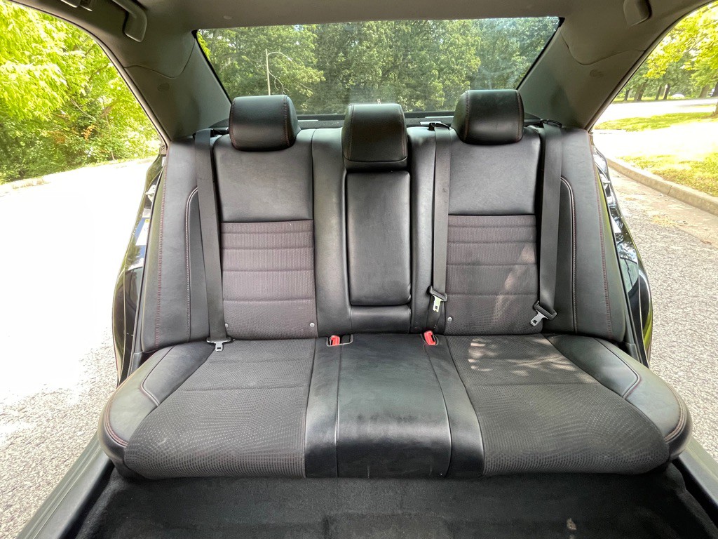 2016 Toyota Camry Image 24