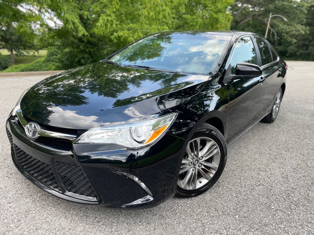 2016 Toyota Camry Image 26