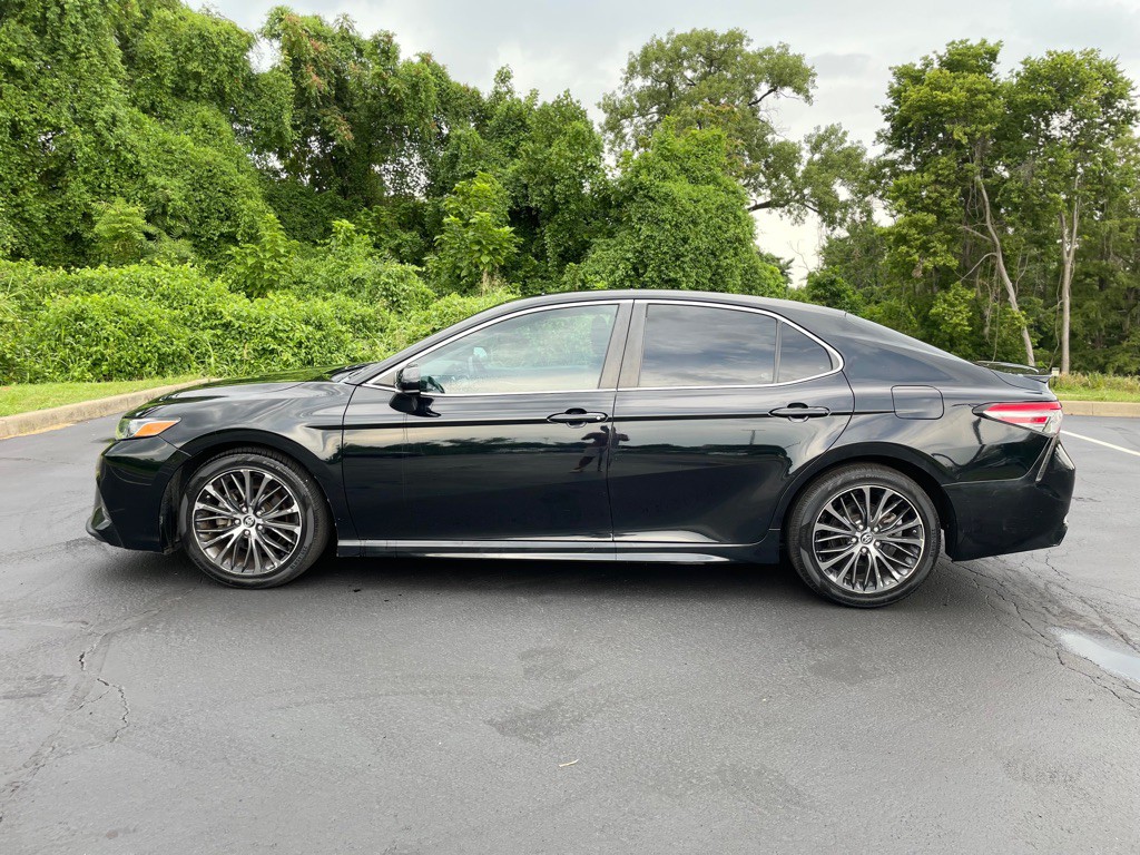 2018 Toyota Camry Image 3