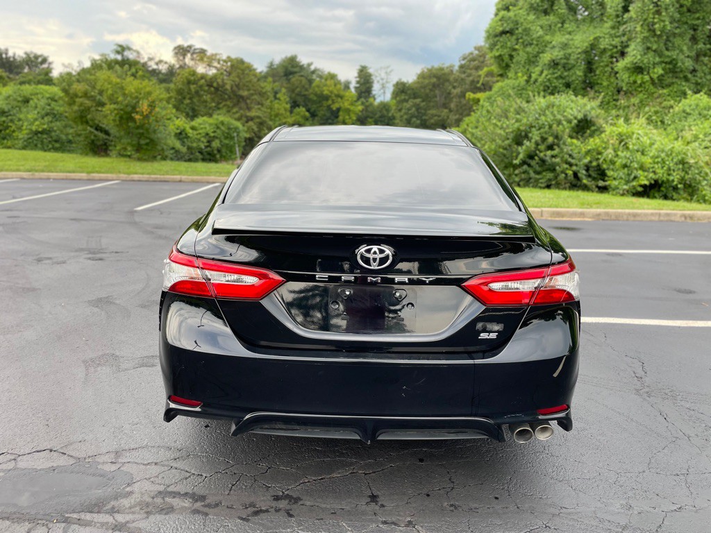 2018 Toyota Camry Image 8