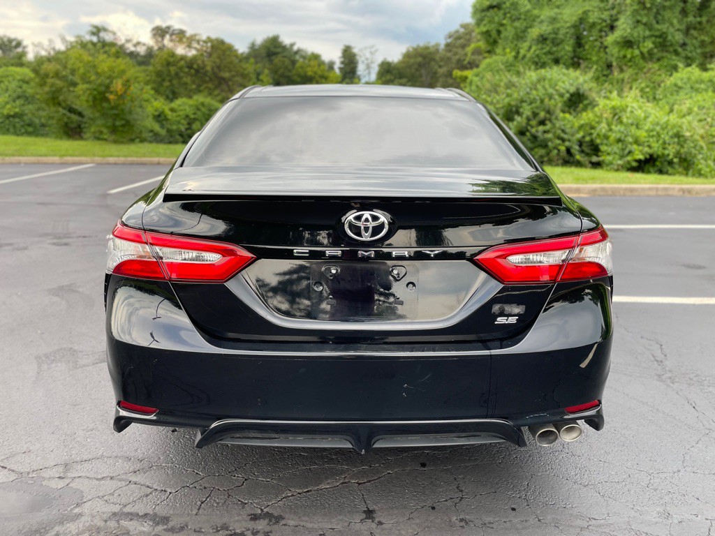 2018 Toyota Camry Image 10