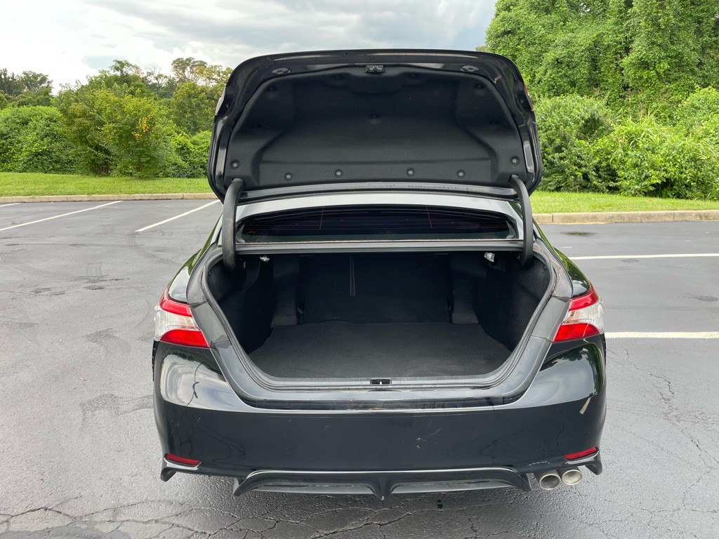 2018 Toyota Camry Image 11