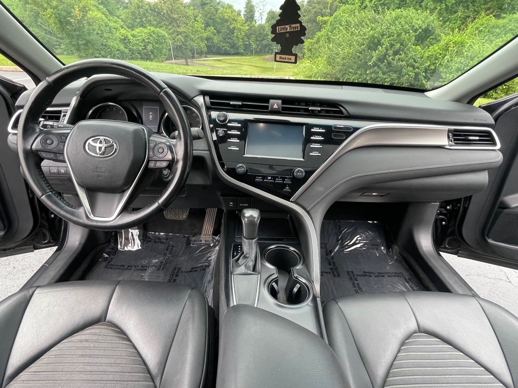 2018 Toyota Camry Image 13