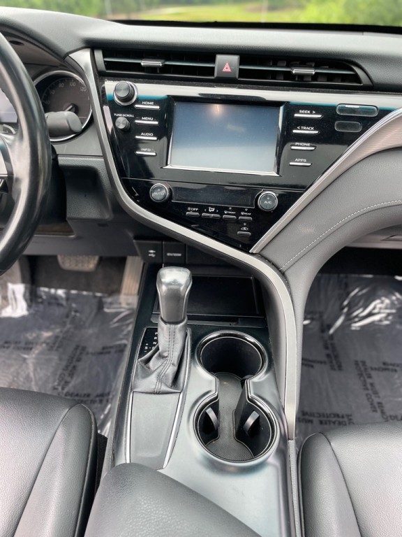 2018 Toyota Camry Image 16