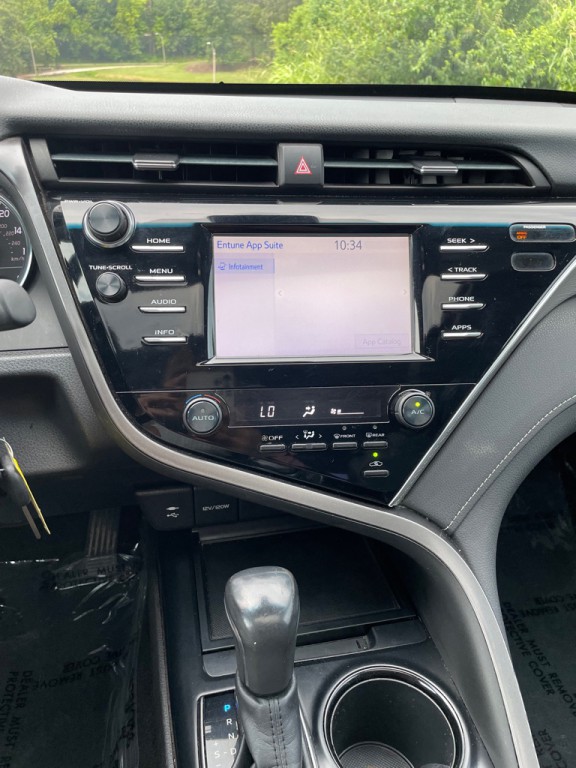 2018 Toyota Camry Image 20