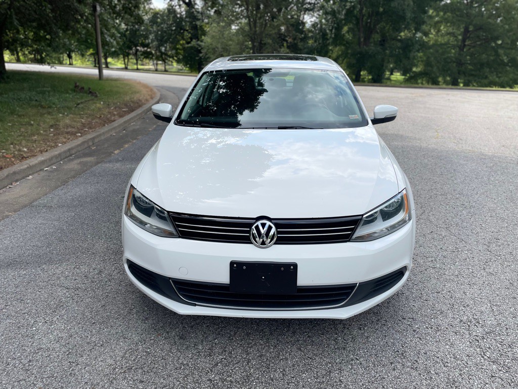 2013 Volkswagen Jetta Image 2