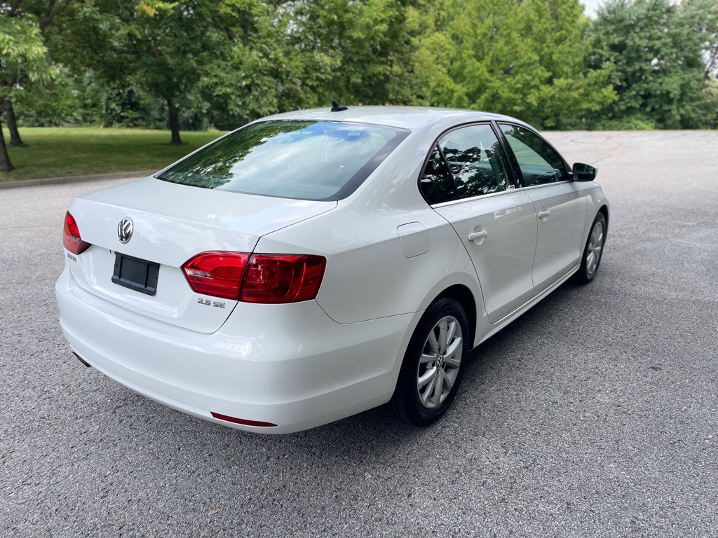 2013 Volkswagen Jetta Image 9