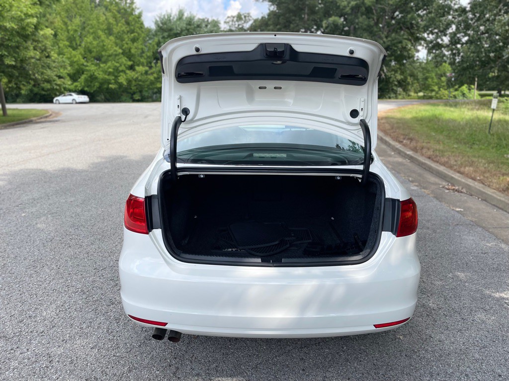 2013 Volkswagen Jetta Image 11