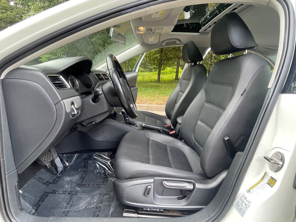 2013 Volkswagen Jetta Image 12