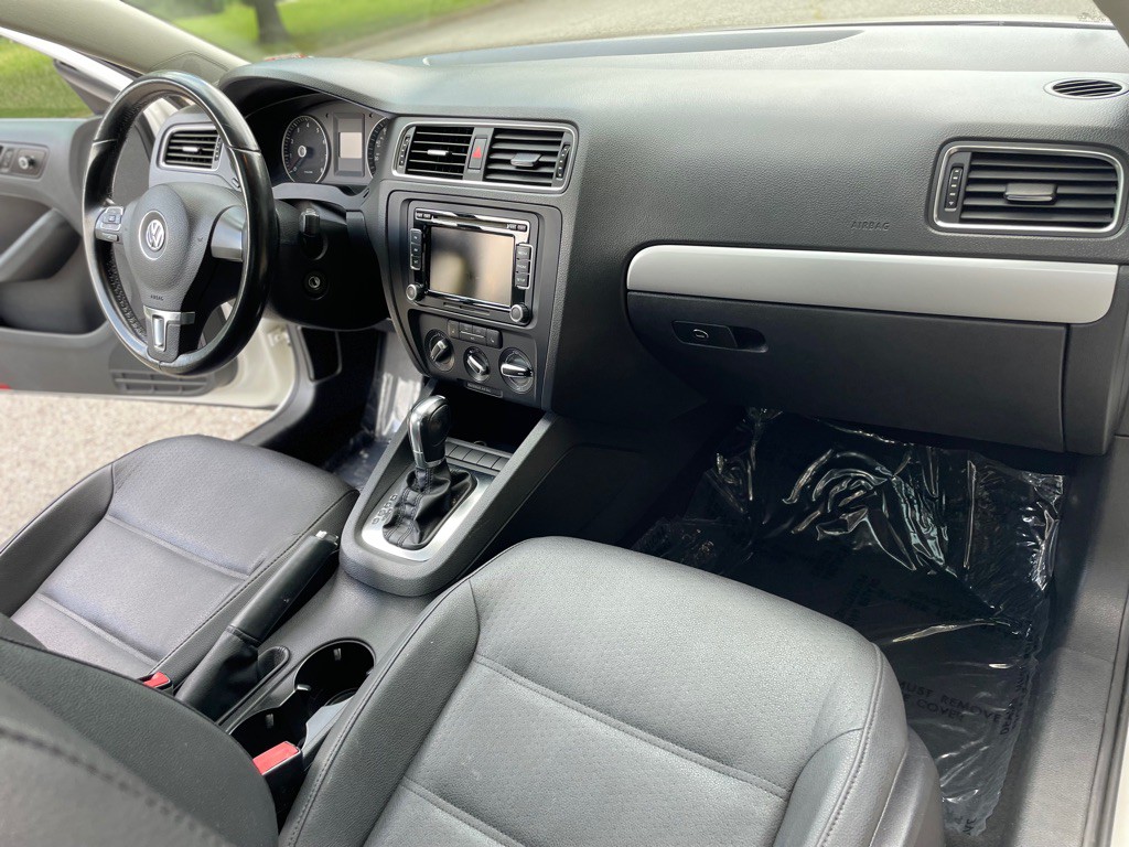2013 Volkswagen Jetta Image 17