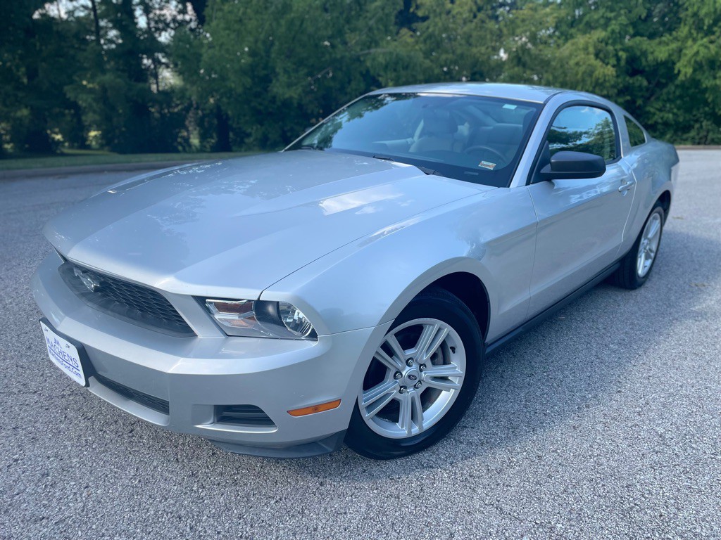 2010 Ford Mustang Image 24