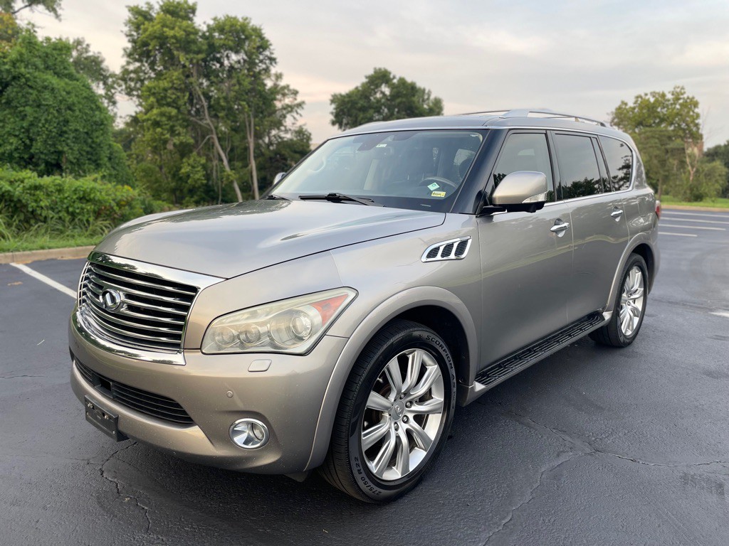 2013 INFINITI QX56 Image 1