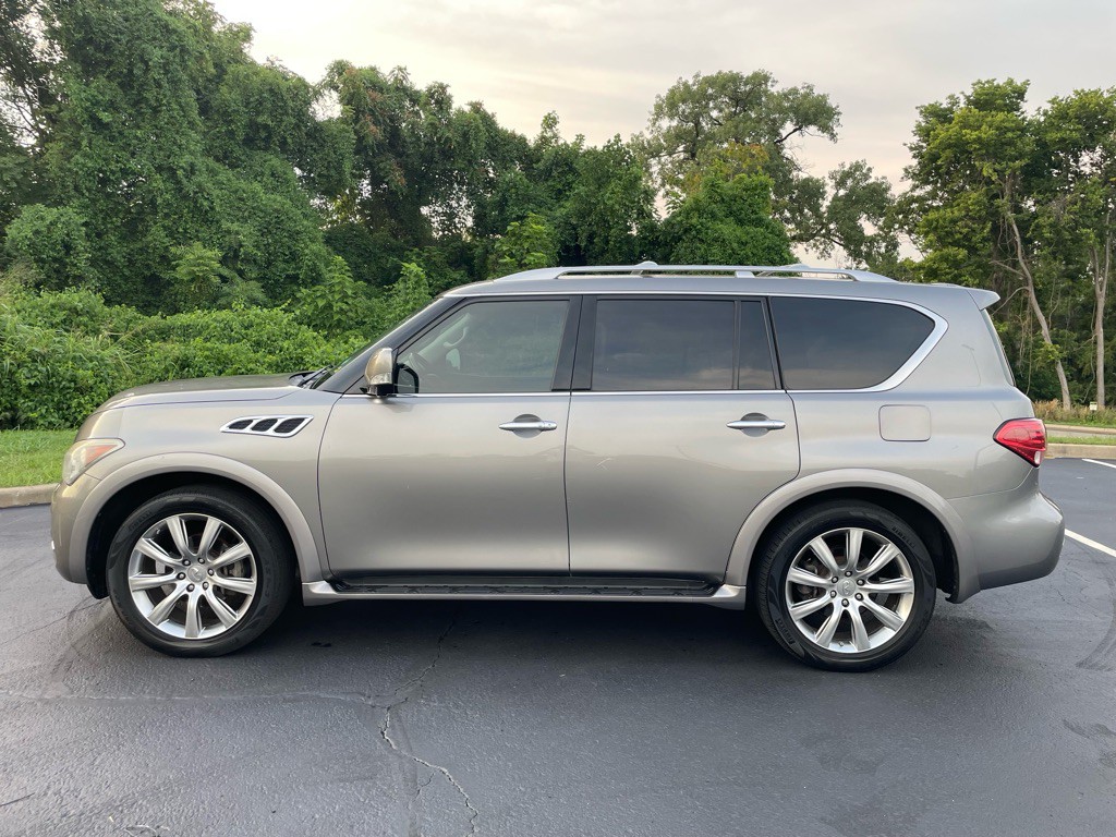 2013 INFINITI QX56 Image 3
