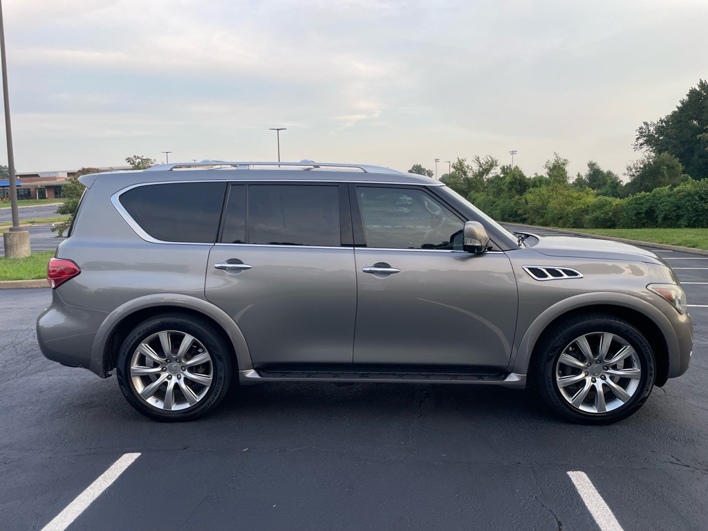 2013 INFINITI QX56 Image 6