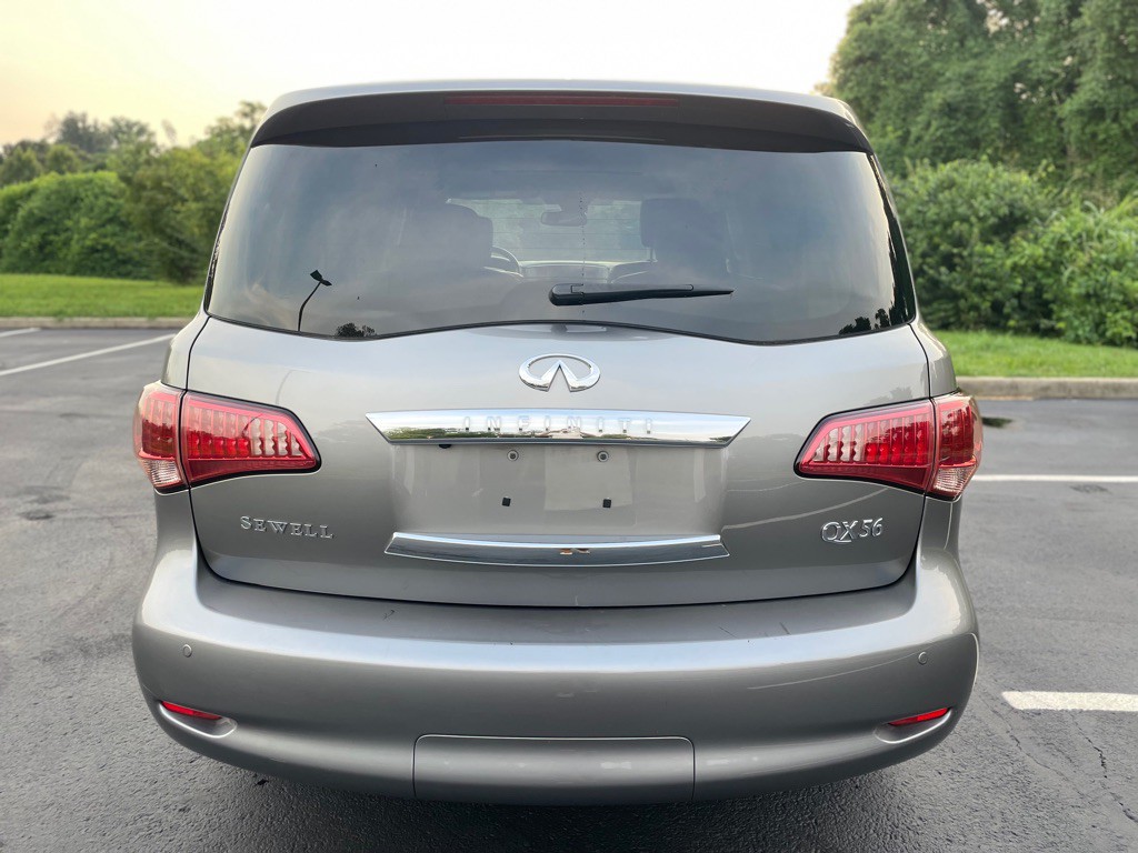 2013 INFINITI QX56 Image 10