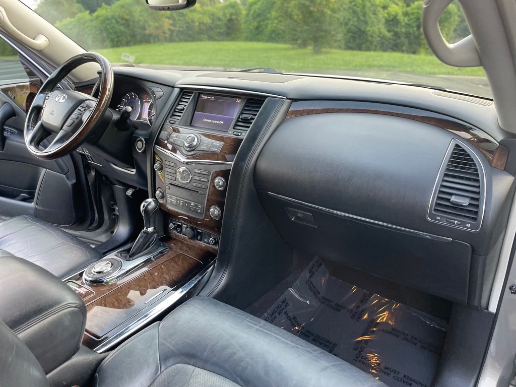 2013 INFINITI QX56 Image 18