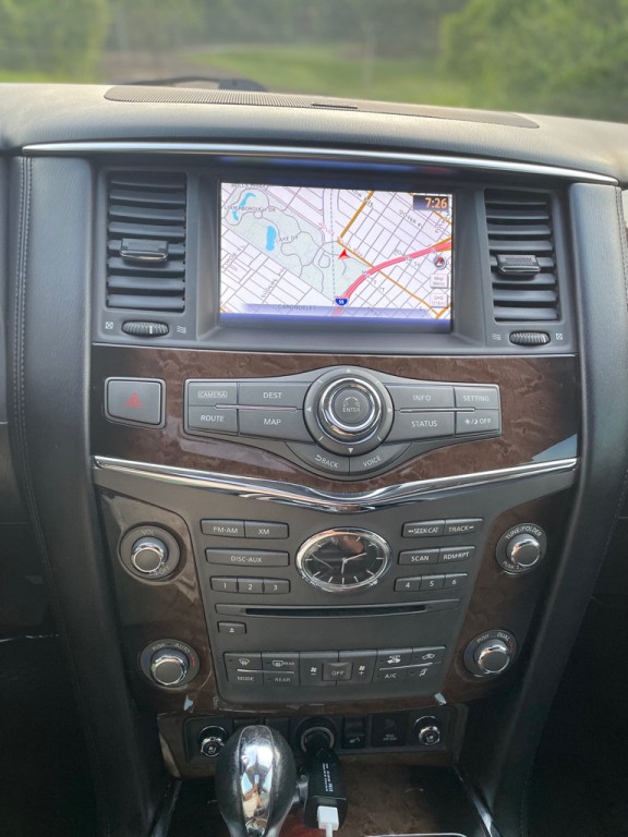 2013 INFINITI QX56 Image 22