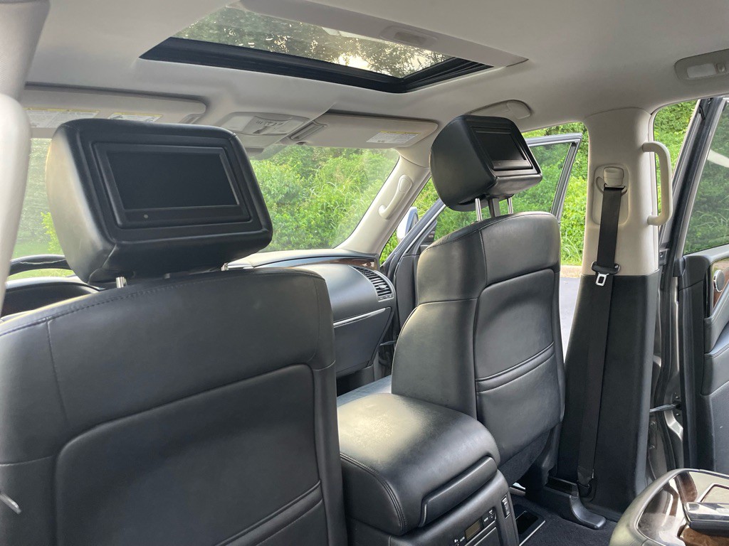 2013 INFINITI QX56 Image 26